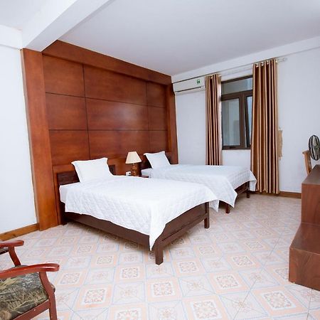 Viet Huong Hotel Нин Бин Екстериор снимка