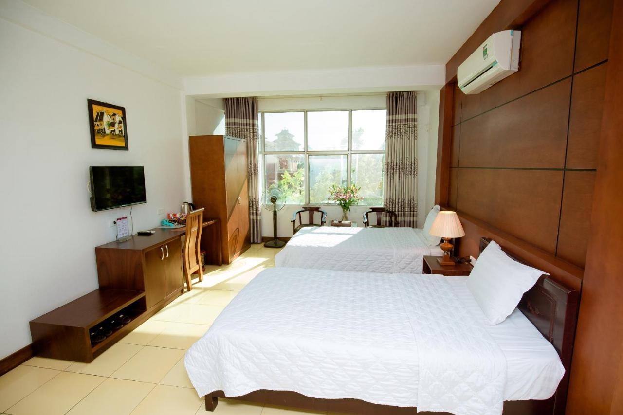 Viet Huong Hotel Нин Бин Екстериор снимка