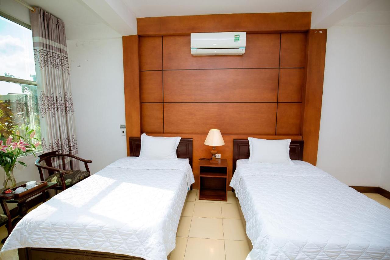 Viet Huong Hotel Нин Бин Екстериор снимка